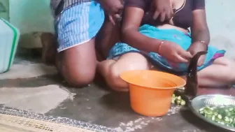 Aunty Giving Handjob While Cutting Veggies In The Kitchen