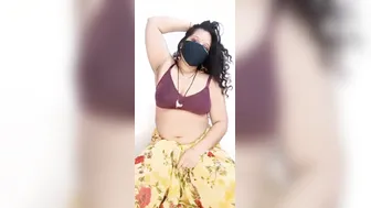 Indian Milf Showing Off Her Body And Talking So Nasty