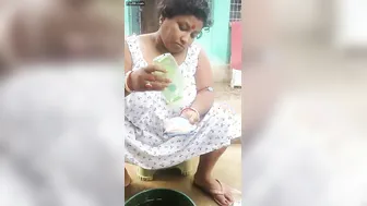 Spying On Sexy Bengali Village Aunty Bathing And Touching