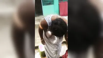 Spying On Sexy Bengali Village Aunty Bathing And Touching