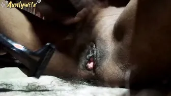 Married Slut Shaving Her Hairy Pussy Late At Night