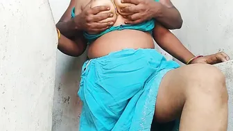 Busty Long Haired Aunty Exposing Her Perfect Body And Pussy