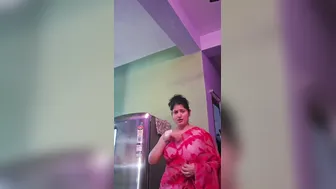 Bengali Aunty In White Saree Flaunting Massive Tits Navel