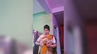 Bengali Aunty In White Saree Flaunting Massive Tits Navel
