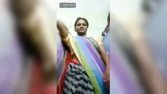 Village Aunty Dropping Her Saree And Spreading Her Legs