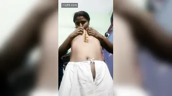 Village Aunty Dropping Her Saree And Spreading Her Legs