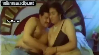 Desi Aunty Stripping And Teasing Me With Her Sexy Body