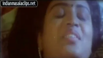 Desi Aunty Stripping And Teasing Me With Her Sexy Body