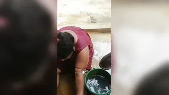 Catching Bengali Village Aunty Bathing Naked On Hidden Camera