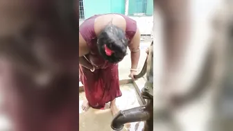 Catching Bengali Village Aunty Bathing Naked On Hidden Camera