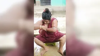 Catching Bengali Village Aunty Bathing Naked On Hidden Camera