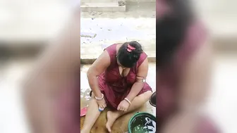 Catching Bengali Village Aunty Bathing Naked On Hidden Camera