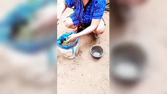 Desi Aunty Bending Over Doing Garden Work Flashing Everything