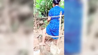Desi Aunty Bending Over Doing Garden Work Flashing Everything