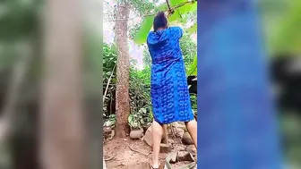 Desi Aunty Bending Over Doing Garden Work Flashing Everything