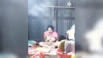 Village Aunty Exposing Her Massive Tits And Curvy Body