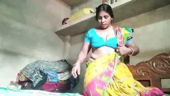 Desi Aunty Fingering Her Dripping Wet Pussy For Camera