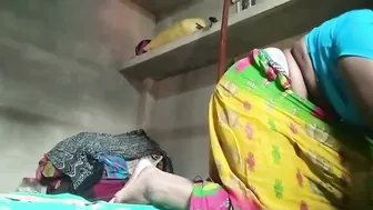 Desi Aunty Fingering Her Dripping Wet Pussy For Camera