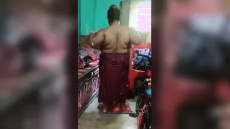 Bengali Village Aunty Bathing Naked Caught On Hidden Cam