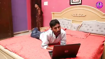 Horny Desi Aunty Spreading Legs Wide Fingering Wet Cunt