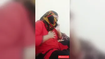 Married Aunty Fucking Cucumber After Hubby Refuses To Satisfy