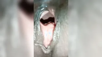 Curvy Kerala Wife Spreading Her Fat Pussy Lips Wide Open