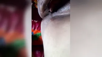 Horny Married Aunty Fingering Her Wet Pussy Until She Cums