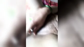 Horny Married Aunty Fingering Her Wet Pussy Until She Cums