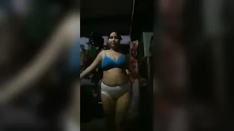 Village Aunty Exposing Her Naked Body Live On Webcam For Fans