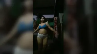 Village Aunty Exposing Her Naked Body Live On Webcam For Fans