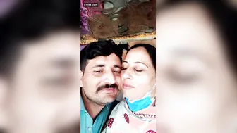 Pakistani Aunty Getting Romanced And Fucked By Neighbor