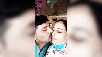 Pakistani Aunty Getting Romanced And Fucked By Neighbor