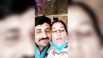 Pakistani Aunty Getting Romanced And Fucked By Neighbor