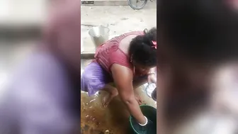 Bengali Village Aunty Getting Naked In Outdoor Bath Caught