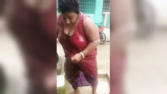 Bengali Village Aunty Getting Naked In Outdoor Bath Caught