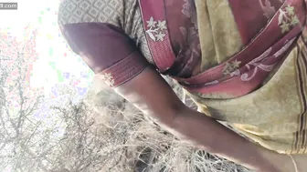Village Aunty Fucking Outdoors In The Fields Caught On Cam