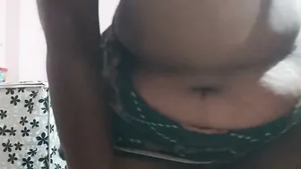 Telugu Aunty Talking Dirty While Fingering Her Wet Pussy