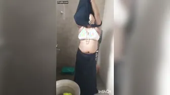 Tamil Wifey Bathing Naked Talking Dirty On Phone Homemade