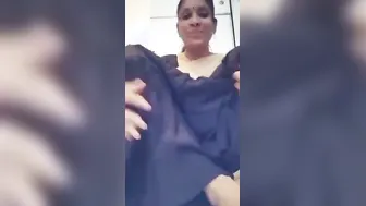 Mature Married Woman Exposing Pussy To Secret Lover On Cam