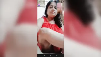 Chubby Desi Slut Spreading Her Fat Wet Pussy On Webcam