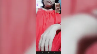 Chubby Desi Slut Spreading Her Fat Wet Pussy On Webcam
