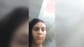 Thick Pakistani Milf Spreading Her Legs For Younger Guy