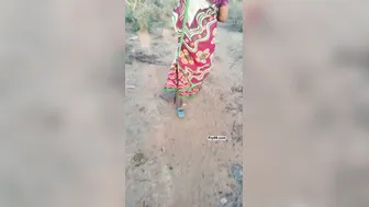 Desi Village Auntie Fucking Young Stud Outdoors Behind House