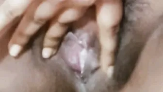 Indian Milf Fingering Her Dripping Wet Pussy On Webcam Moaning