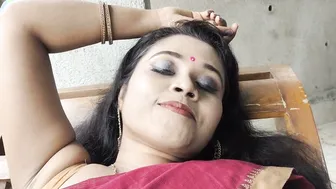 Saree Clad Aunty Sniffing Her Armpit Getting Turned On Fully