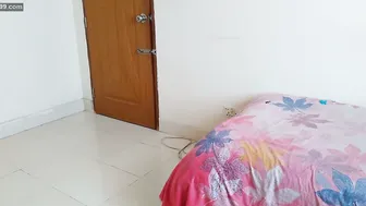 Delivery Guy Fucking Horny Indian Aunty While Hubby Away