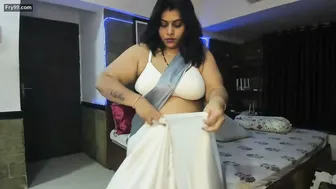 Busty Mature Babe Licking And Playing With Her Big Boobs