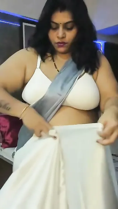 Busty Mature Babe Licking And Playing With Her Big Boobs