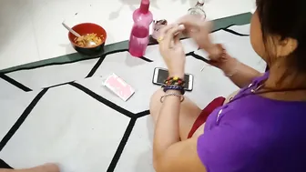 Naughty Indian Aunty Smoking While Getting Fingered Good