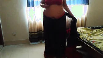 Mature Aunty Seduced By Neighbor Fucking Hard In Her Saree